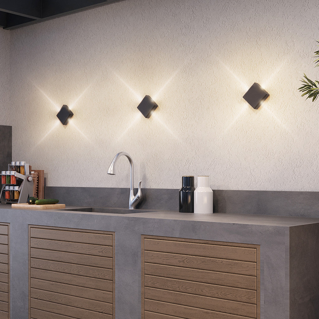 Arandela Quattro 6W 3000K Branco Quente Bivolt IP65 Preto Avant