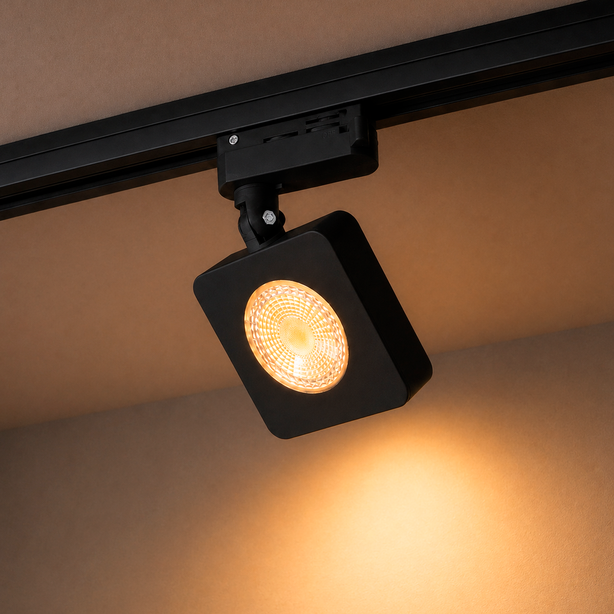 Spot Led 10w Nobby Preto Trilho Quadrado Branco Quente Branco Quente 127/220v Deluxe By Avant