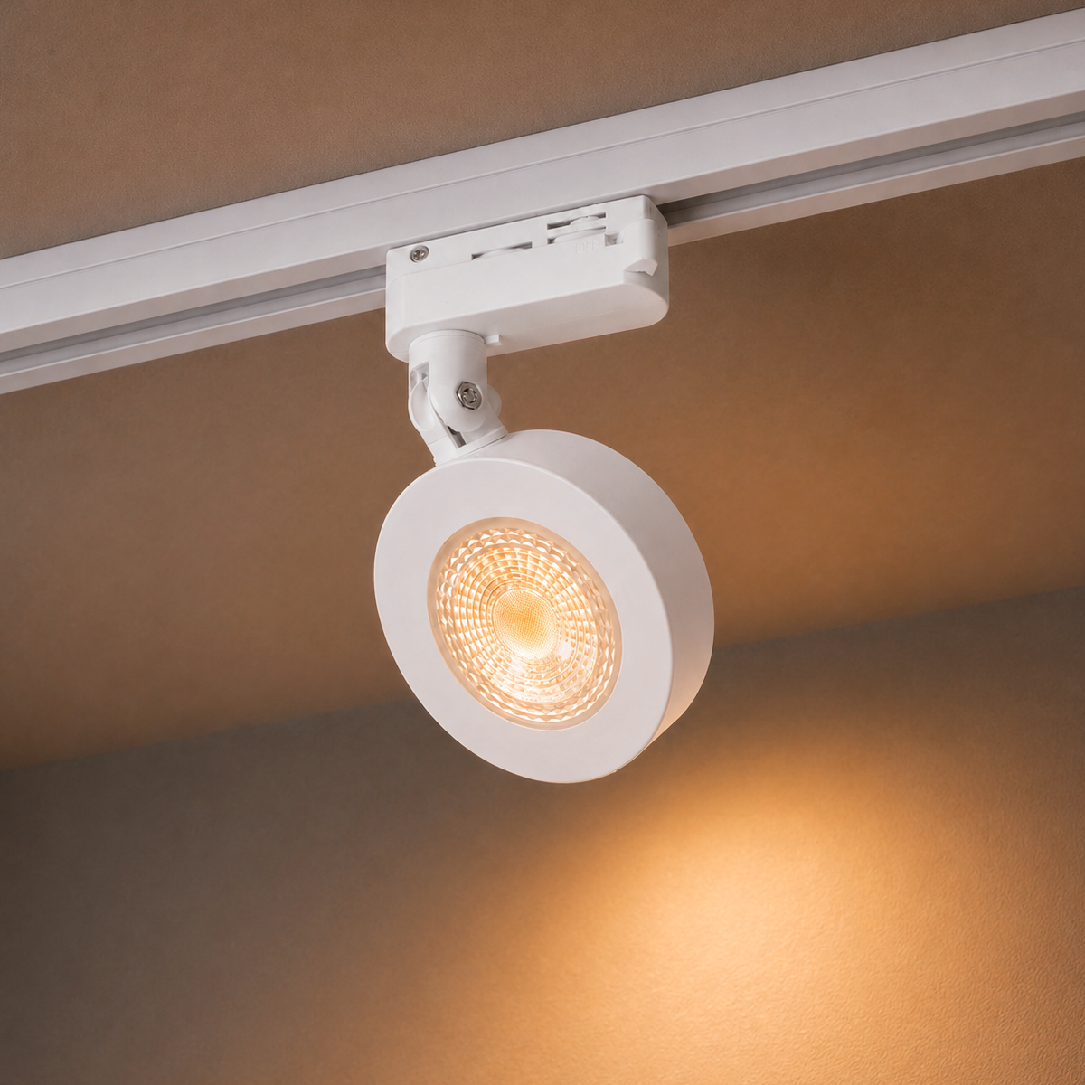 Spot Led Trilho Authentic Nobby 10w 2700k Branco Quente Bivolt IP20 Banco Avant