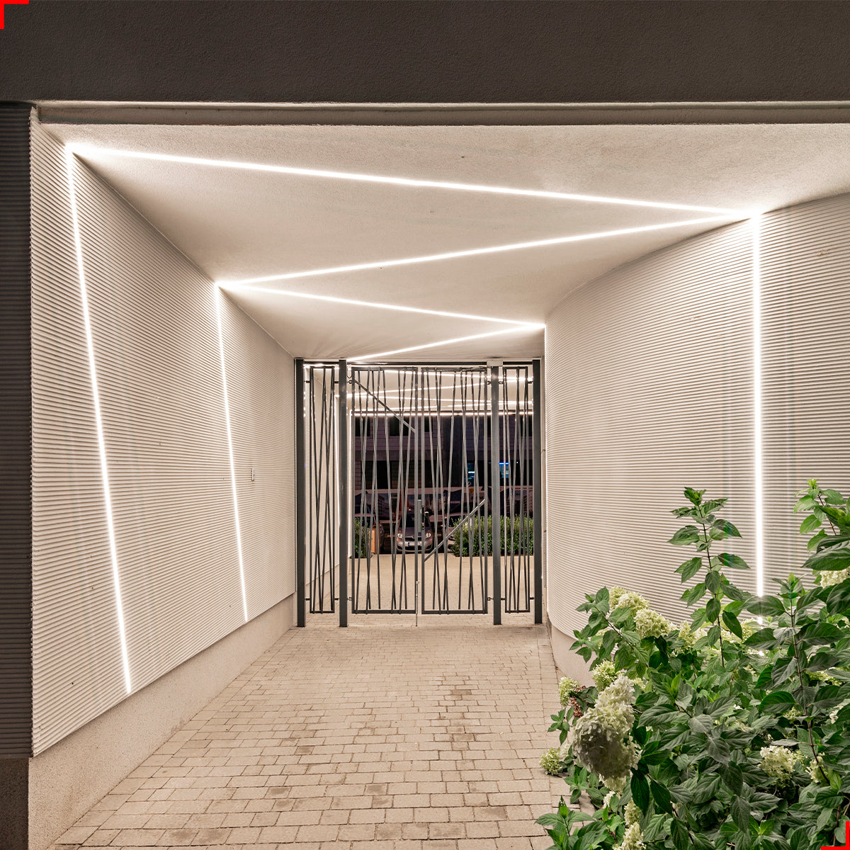 Perfil Barra Risqué Slat Sobrepor 17x08mm 2 Metros IP20 Branco Avant