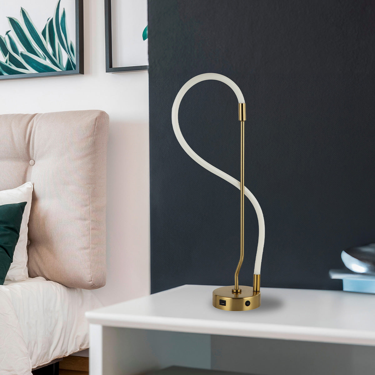 Luminária De Mesa Led Marina 15w 2700k/6500k IP20 Bivolt Dourado Avant