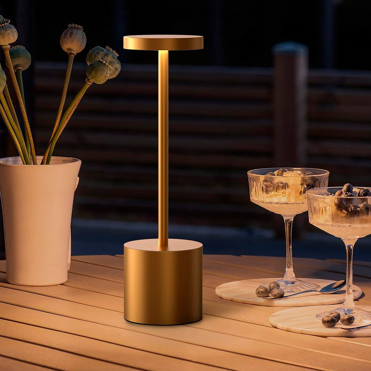 Luminária de Mesa Led Lumus Sem Fio 4w 2700K/6500K Bivolt IP20 Bivolt Dourado Avant